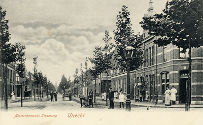 3751 Gezicht in de Amsterdamsestraatweg te Utrecht.